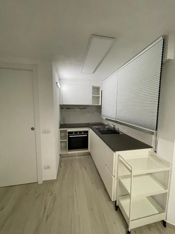 Lido di camaiore Bellissimo Appartamento piano terra totalmente ristrutturato 450m dal mare Casa vacanze