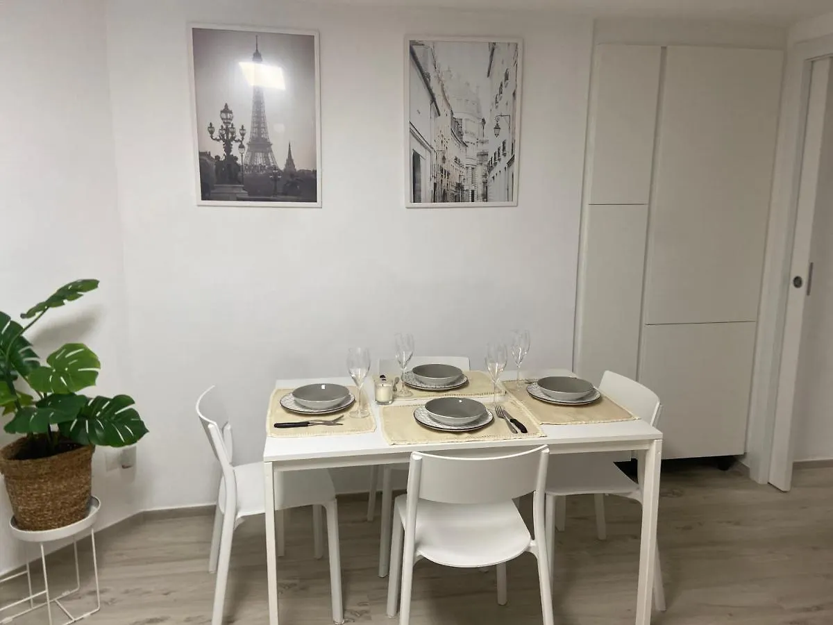 Lido Di Camaiore Bellissimo Appartamento Piano Terra Con Ingresso Indipendente E Parcheggio Privato