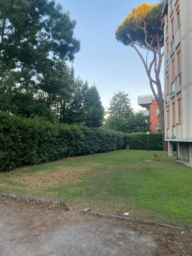 Holiday home Lido Di Camaiore Bellissimo Appartamento Piano Terra Con Ingresso Indipendente E Parcheggio Privato