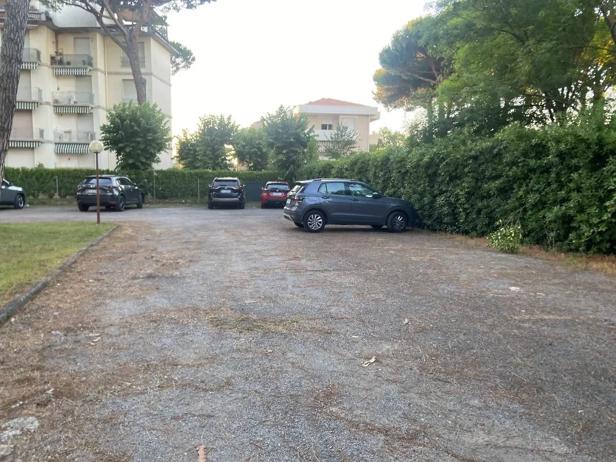 Holiday home Lido Di Camaiore Bellissimo Appartamento Piano Terra Con Ingresso Indipendente E Parcheggio Privato Italy